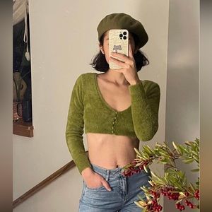 Brand new with tag! Urban outffiter moss short sweater